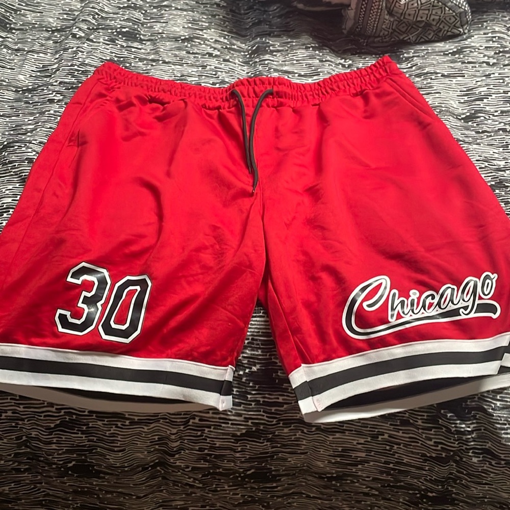 Men’s 2XL red Chicago outfit